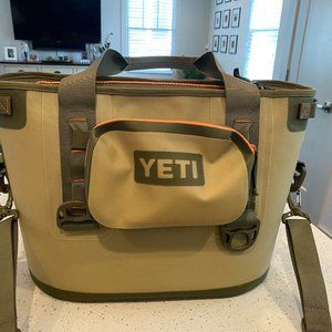 Yeti Hopper 20, Tan/Green exterior with matching Sidekick!